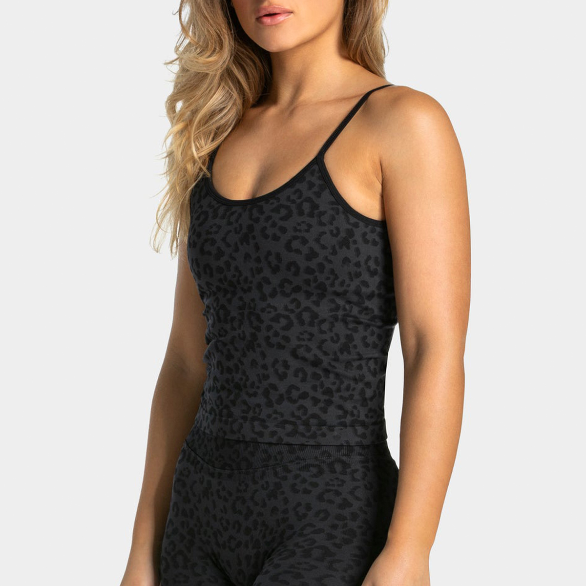 เสื้อกล้ามโยคะลายเสือดาวสุดเซ็ - Sports Bra High Impact บทวิจารณ์และราคา